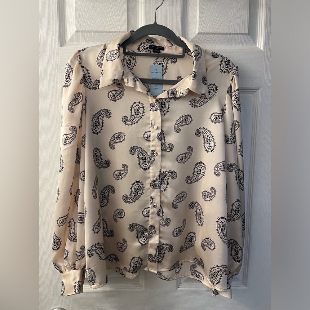Ann Taylor Petite Cream and Burgundy Paisley Top